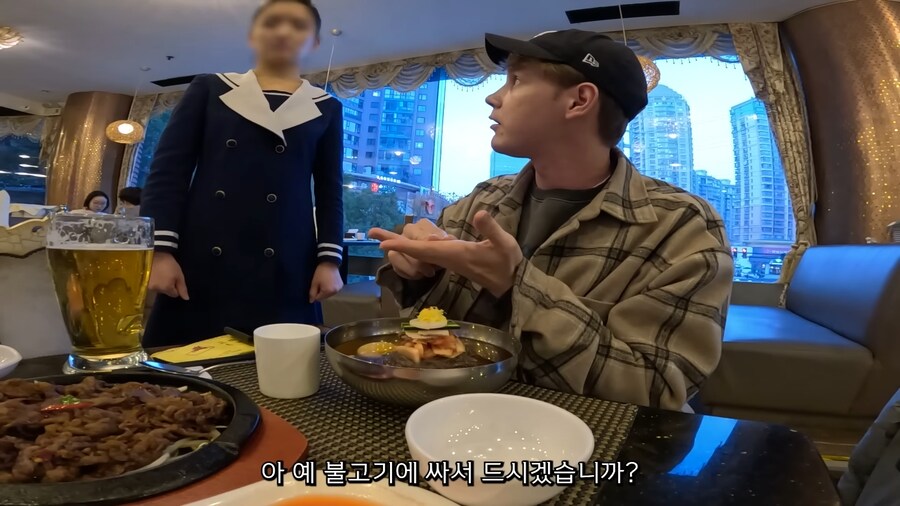 북한 식당에 외국인인 척 하고 잠입한 남조선 스파이.jpg_28.png
