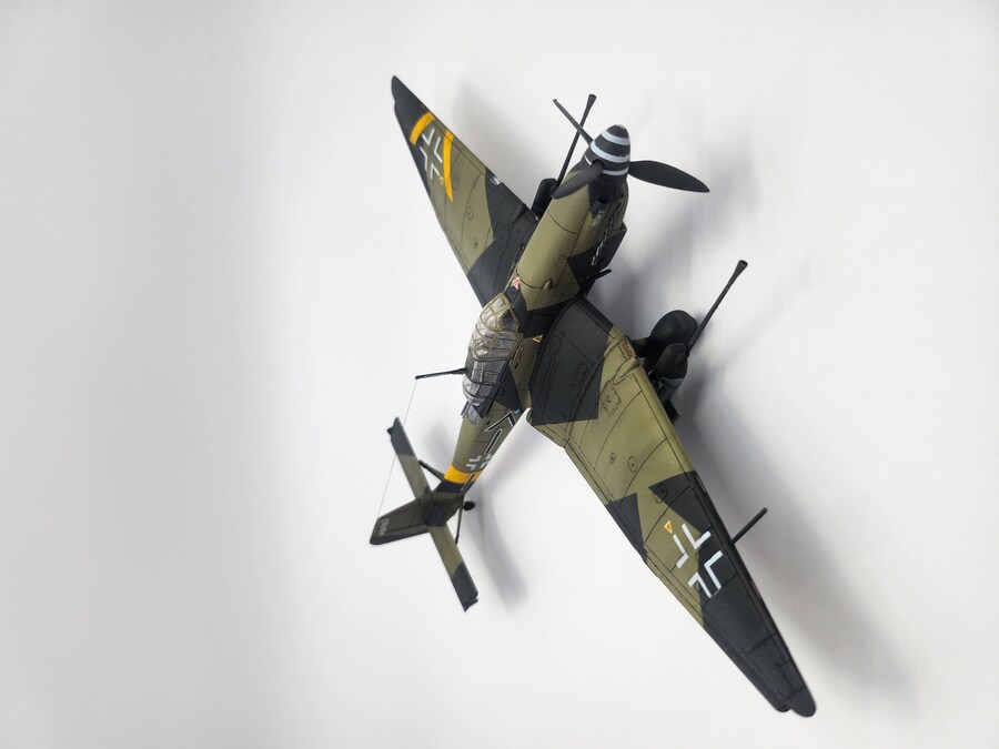 아카데미 1:72 Ju 87G-2 슈투카 카노넨포겔_7.jpg