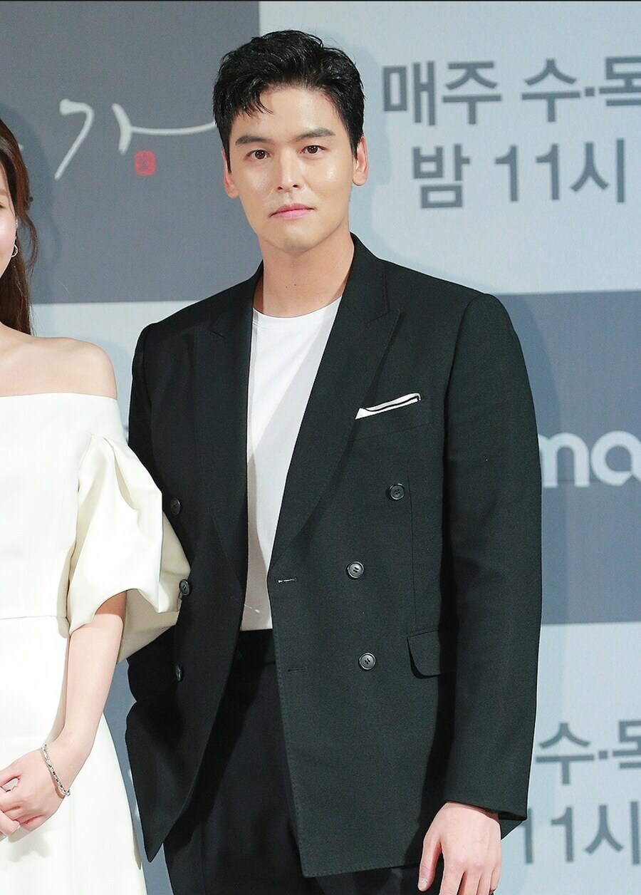 성공하자 변해버린 유명인들_1.jpg