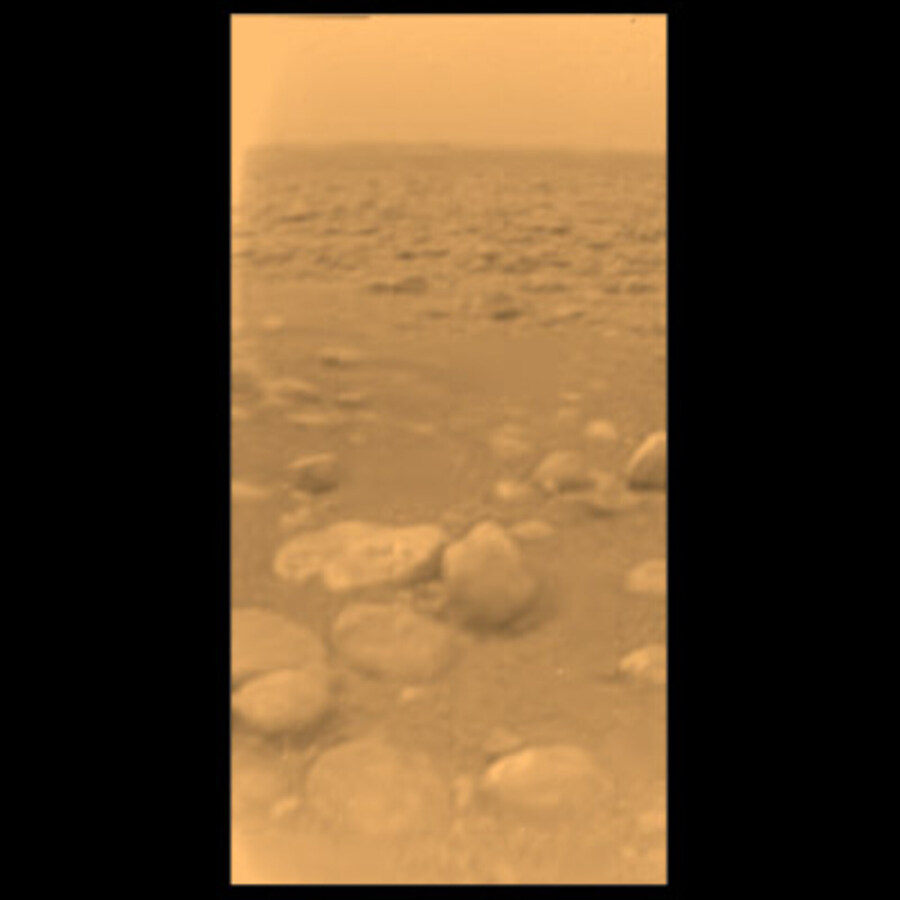 NASA) 토성위성 타이탄, 실제 착륙사진_2.jpg