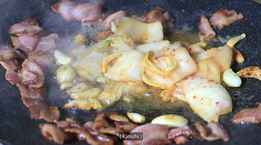 텐트에서 요리를 해보는 외국인_21.jpg