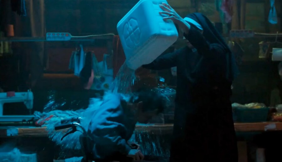 스포 ) [검은 수녀들] 리뷰: 강동원을 송혜교로 TS시킨 결과는?_10.jpg