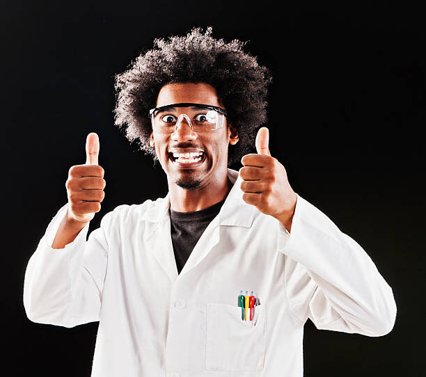 " 마왕님, 말씀하신 인간 미치광이 과학자를 영입했습니다."_1.jpg