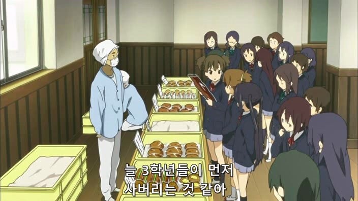 3학년들이 수학여행을 가버리자 드러난 고등학교의 추악한 현실_5.jpg