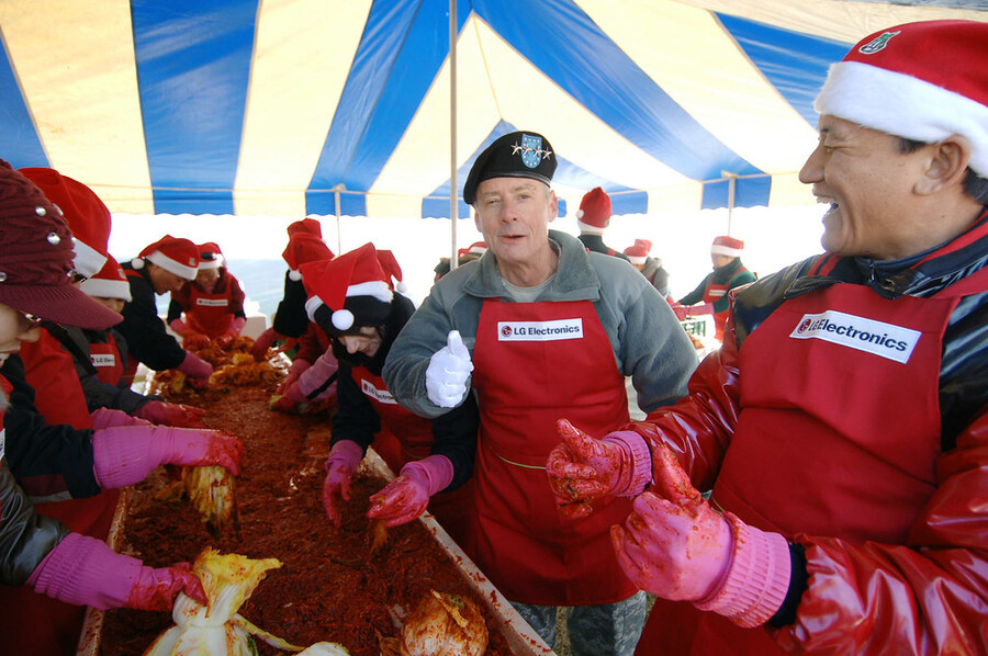 주한미군의 겨울철 부업_2.jpg