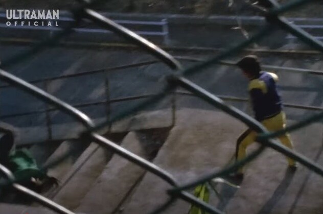 울트라맨) 계단에서 하는 낙법_4.jpg