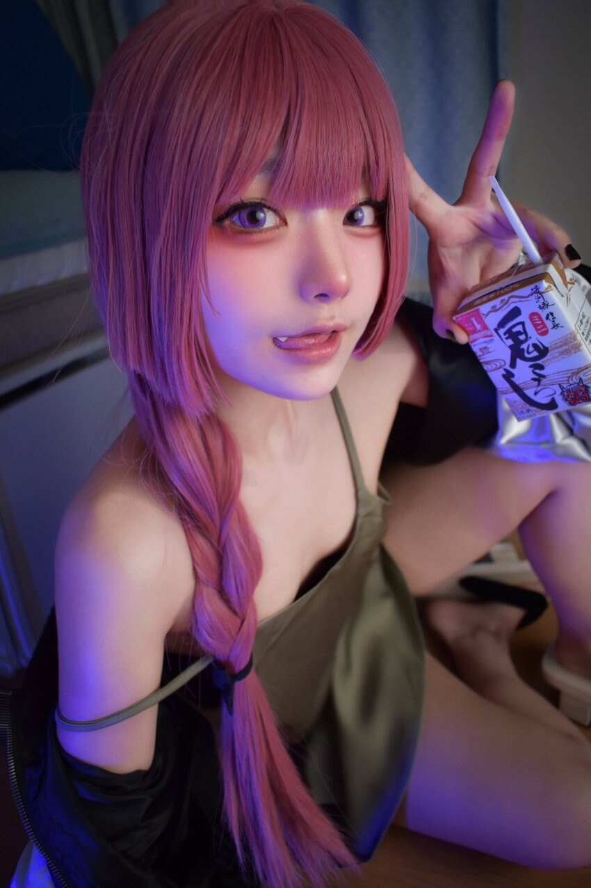 알중녀 히로이 키쿠리 코스프레.jpg_5.jpg