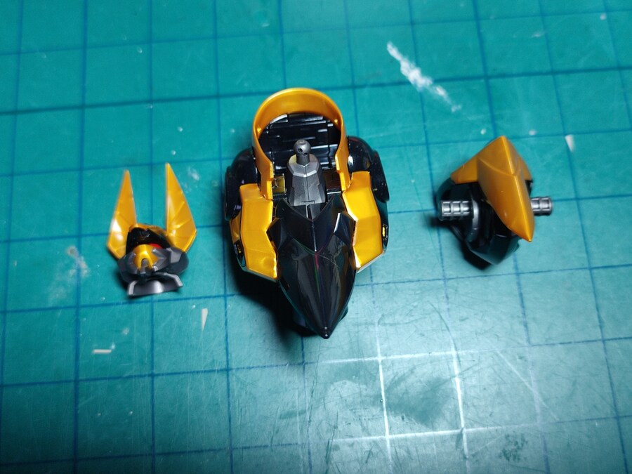 [코드기어스] 새벽까지 작업한 HG 가웨인_3.jpg