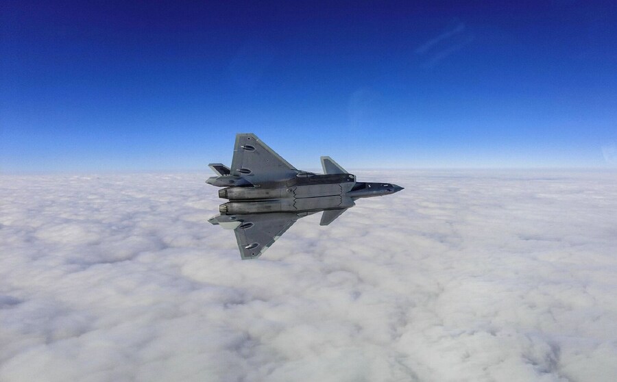 앞에 날개달린 전투기 근황_1.jpg