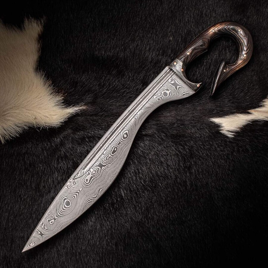 서양 대장장이 아저씨가 만든 무기들.GIF_5.jpg