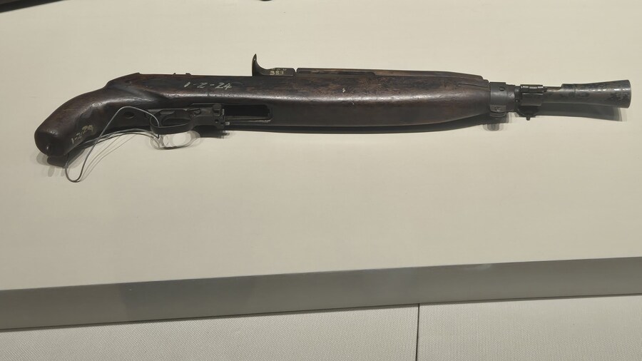 강화 전쟁박물관에 전시된 개조형 M1 카빈.jpg_1.jpg