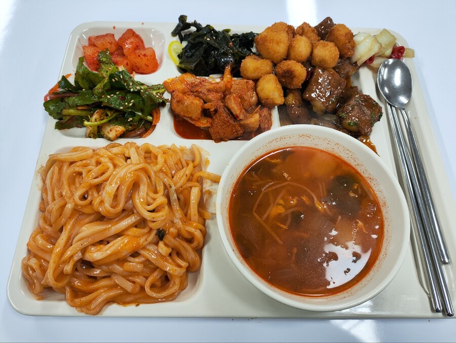 오늘의~ 티그사골탕(기열찐빠민간인은 직장인사료라고 부른다)은~_5.jpg