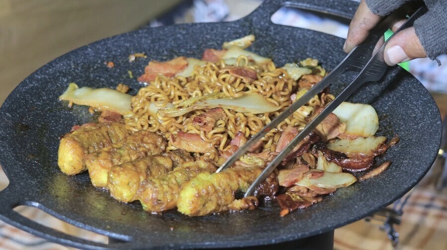 캠핑 요리 좀 먹을 줄 아는 외국인 형님_33.jpg