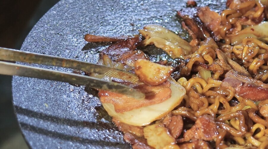 캠핑 요리 좀 먹을 줄 아는 외국인 형님_36.jpg