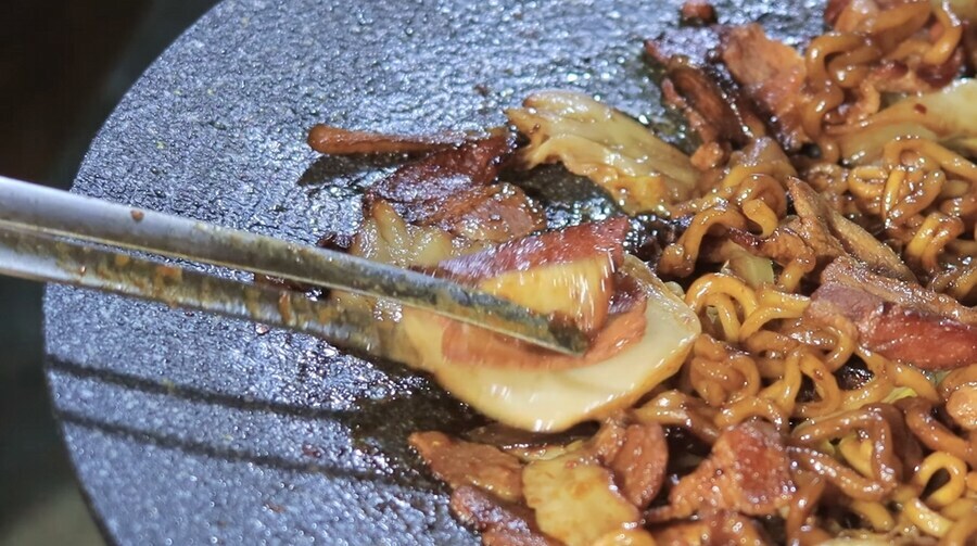 캠핑 요리 좀 먹을 줄 아는 외국인 형님_37.jpg