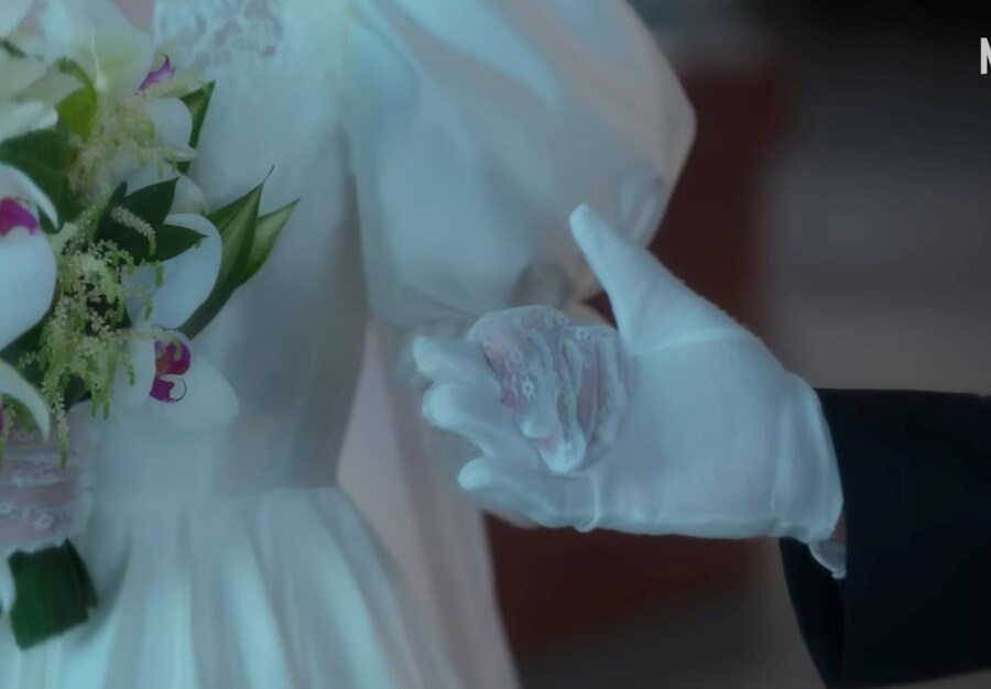 폭싹속았수다) "못하겠으면 빠꾸해, 뒤에 아빠가 있으니까"_72.jpg