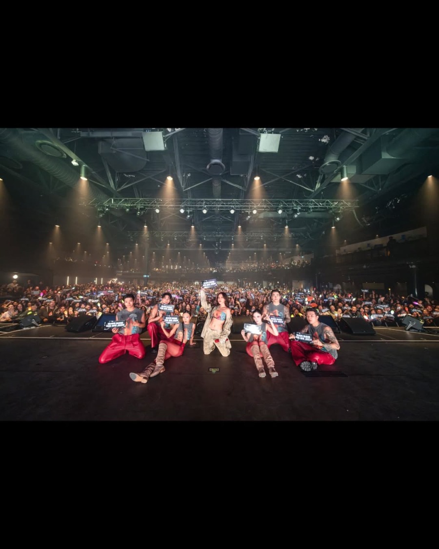 250403.화사.인스타그램 11.jpg