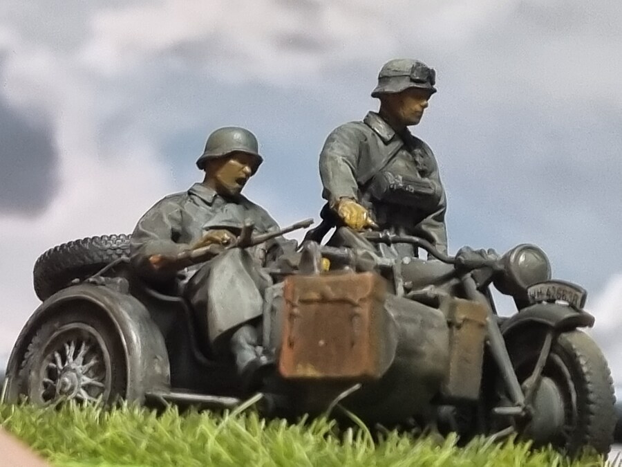 아카데미 1/35 모터사이클_2.jpg