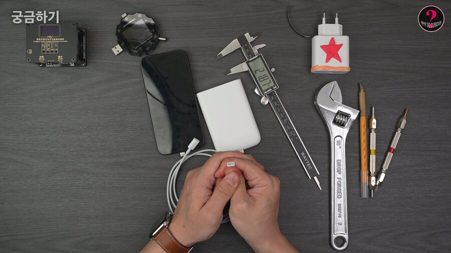 유투버)어느 흔한 Qi2 보조배터리의 리뷰.....(이거 사기죄 안걸리나)_5.jpg