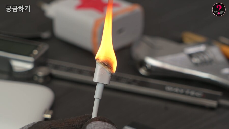 유투버)어느 흔한 Qi2 보조배터리의 리뷰.....(이거 사기죄 안걸리나)_6.jpg