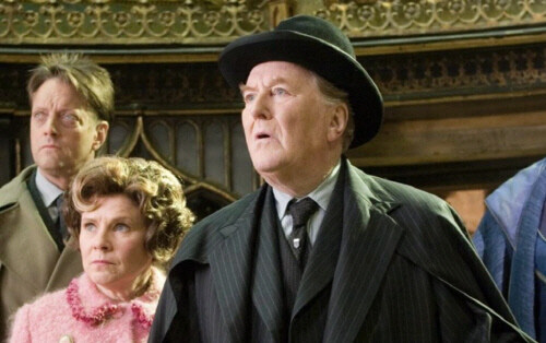 해리포터) 무능한 총리가 부른 스노우볼_4.jpg