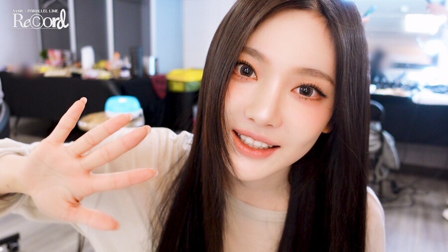 [에스파] 잊지는 마(Ho) 내사랑을(흐아) | 2025 라이브투어 유럽 비하인드_1.jpg