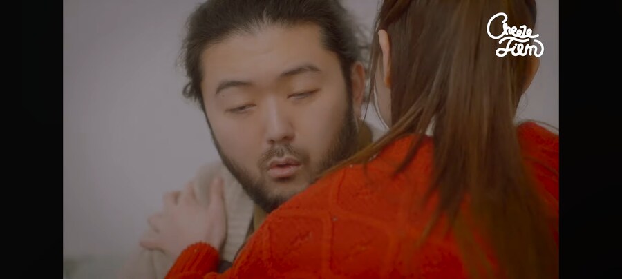 예쁜 여고생이 털보 아저씨 집에 찾아온 이유_43.jpg