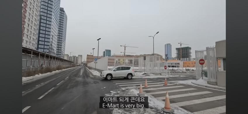 한국 거리와 너무 똑같아서 놀랐다는 몽골 부촌 거리 모습.jpg_8.jpg