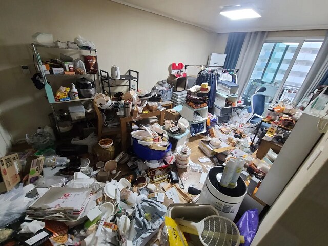 일본의 청소 업체가 감사를 전한 퇴거 주택 상태_1.png