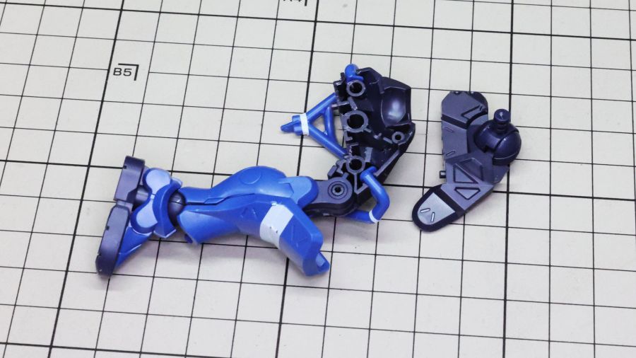 HG 1/144 군경 자쿠 조립 과정 사진_54.jpg