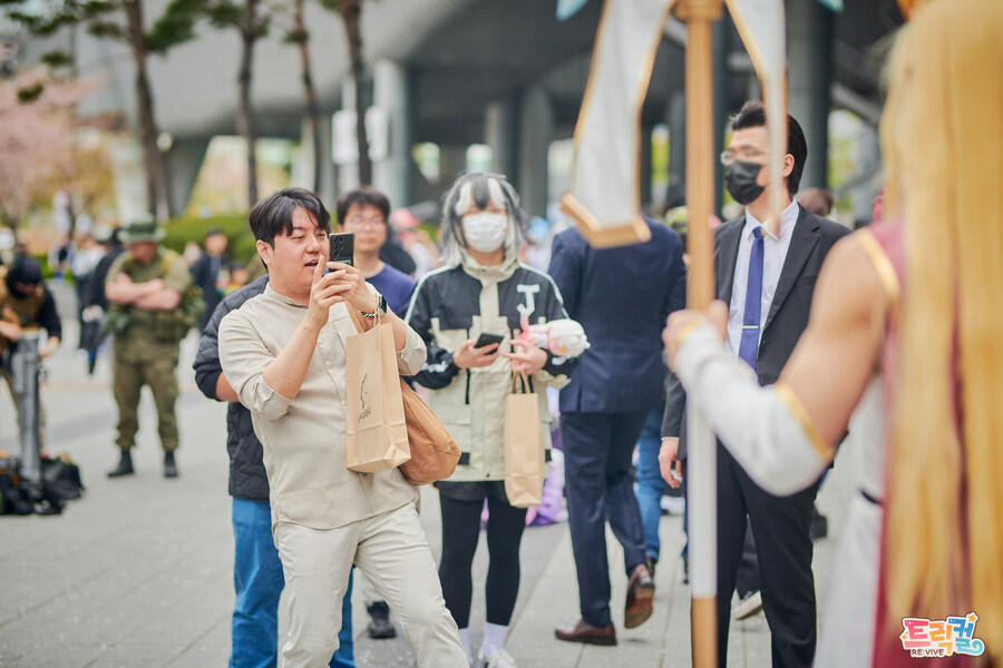 [트릭컬] 대표님 X 에르핀들의 코믹월드 나들이_11.jpg