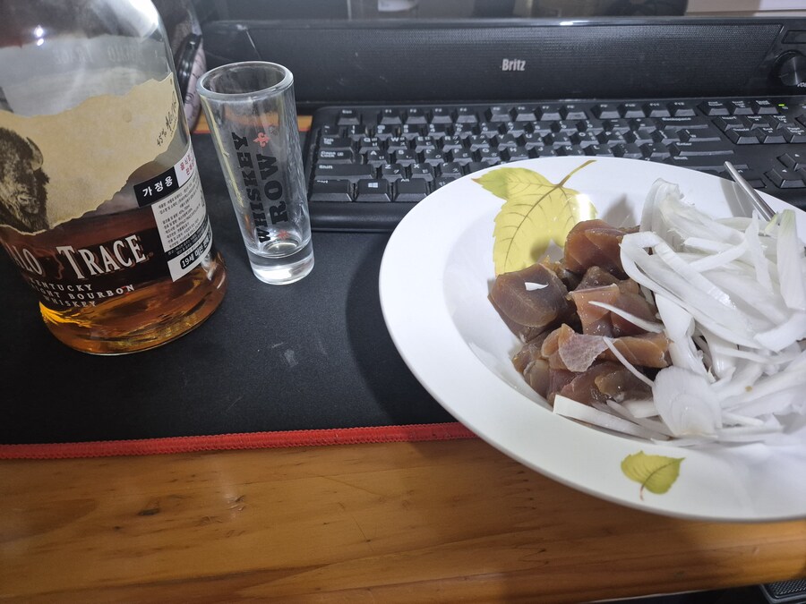 참치장과 버팔로 트레이스_1.jpg