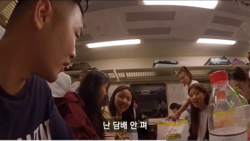중국 여고생들에게 술담배 하는지 물어봤다 깜짝 놀란 여행 유튜버_2.jpg