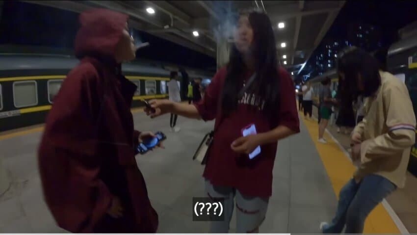 중국 여고생들에게 술담배 하는지 물어봤다 깜짝 놀란 여행 유튜버_11.jpg