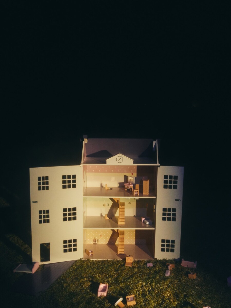 [피프티피프티] 3rd 미니앨범 [𝓓𝓪𝔂 & 𝓝𝓲𝓰𝓱𝓽] 컨셉포토_15.jpg