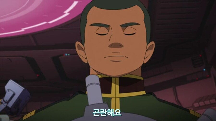 스압[기동전사 건담 GQuuuuuux]3화 비밀이 있는 두 건담 그리고 클랜 배틀_21.jpg
