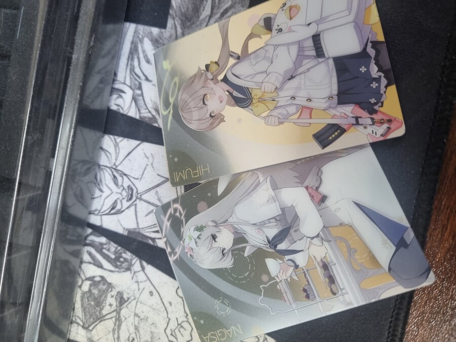 블루아카) 집앞의 굿즈샵에서 사본 웨하스카드_5.jpg