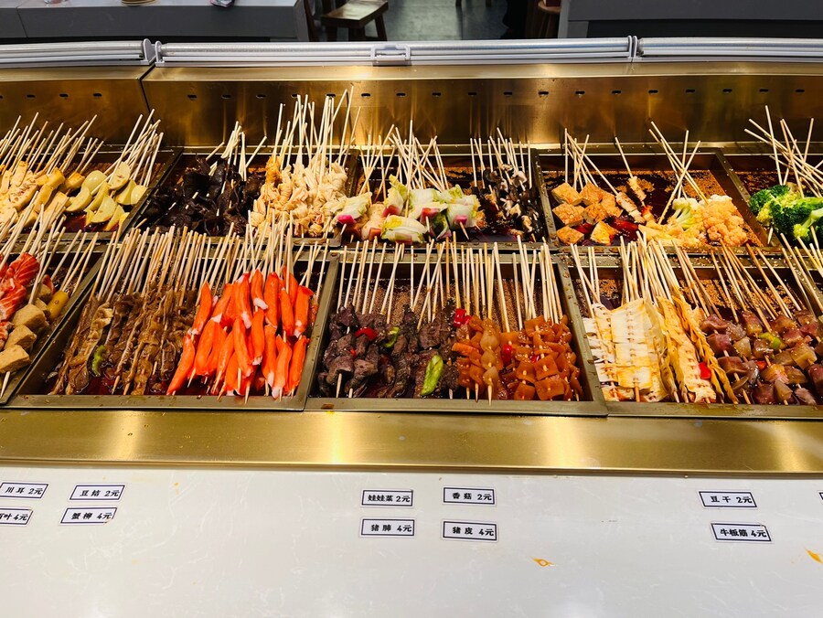 중국 대련 서안로 야시장 "마라 꼬치"_6.jpg