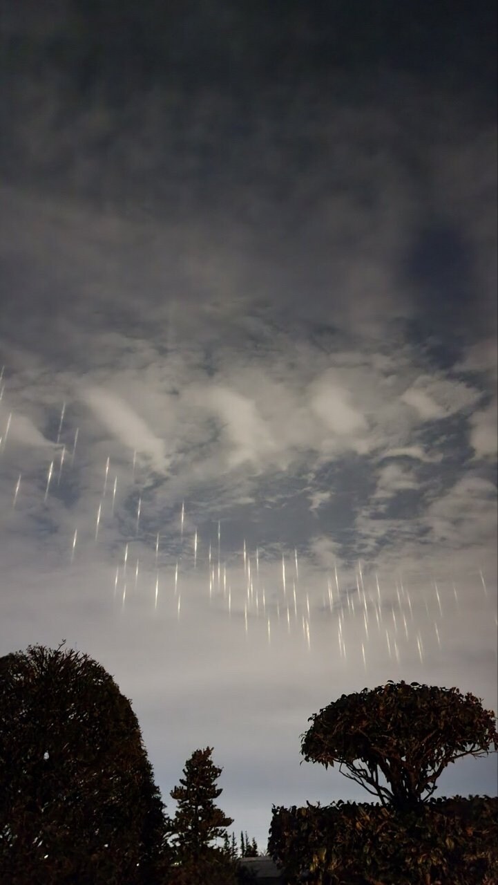 현재 제주도 하늘에 생겼다는 정체불명의 현상.jpg_1.jpg