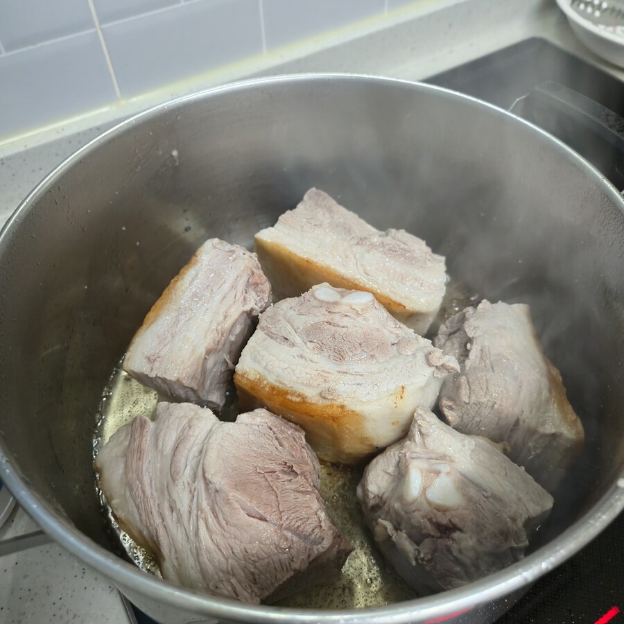 오늘 하루를 다 쓴 동파육 feat. 육식맨_8.jpg