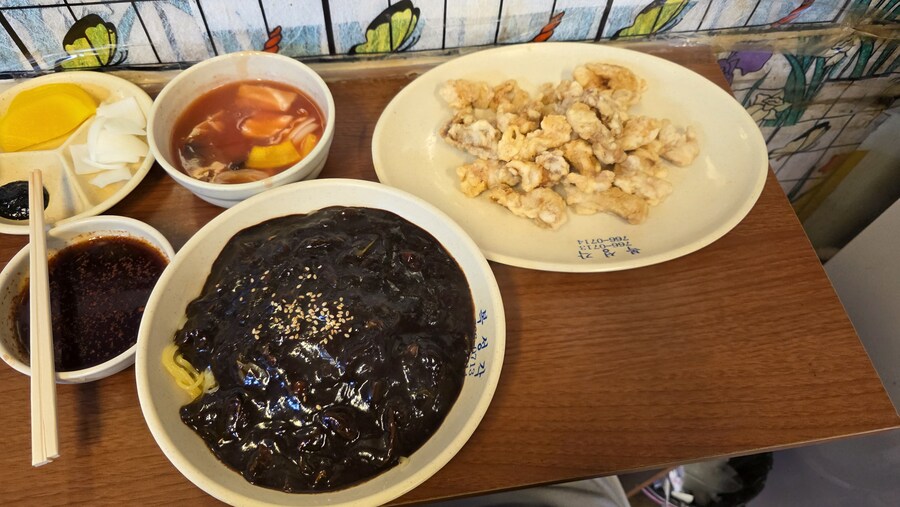 우리 동네 3000원 짜리 짜장면_3.jpg