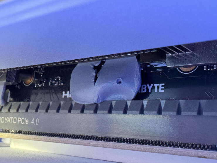 기가바이트 그래픽카드 채신 근황_3.jpg