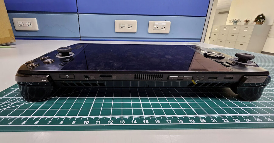 ASUS ROG Ally 2 휴대용 게임기 유출_2.jpg