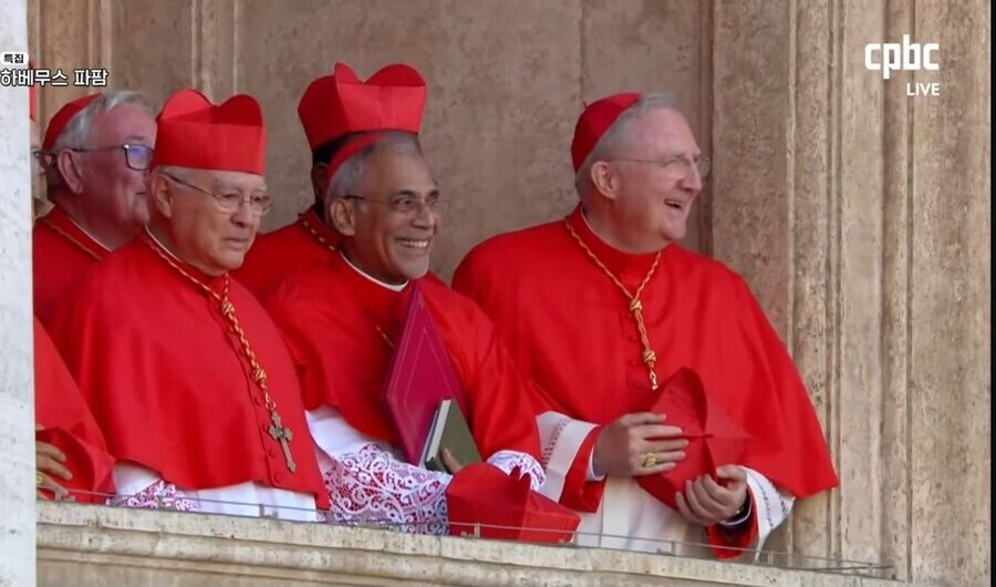 교황) 막내 추기경에게 짬처리(?)성공한 분들.jpg_2.jpg