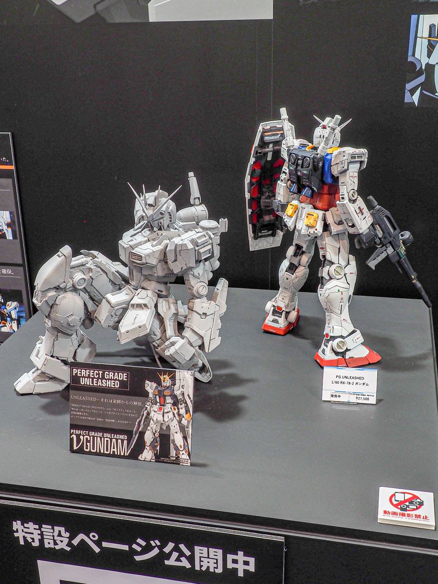 PG 언리쉬드 뉴 건담 헤드 확대 전시 사진_4.jpg