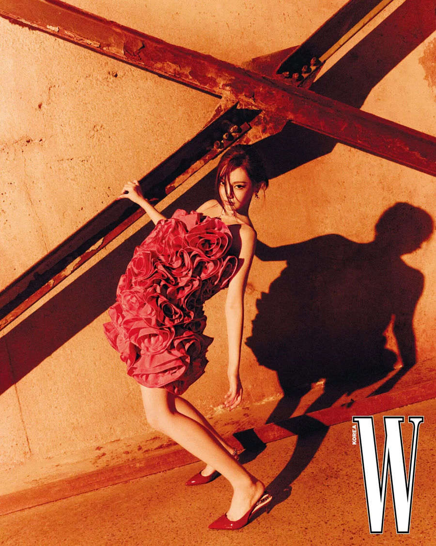 [에스파] 닝닝 더블유코리아 x 불가리 포토슛 비하인드 💍_5.webp