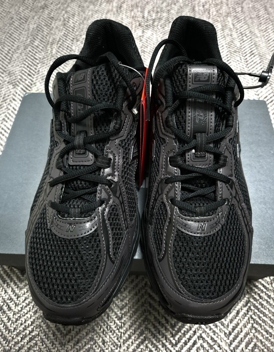뉴발란스 740 시멘트블랙_3.jpg