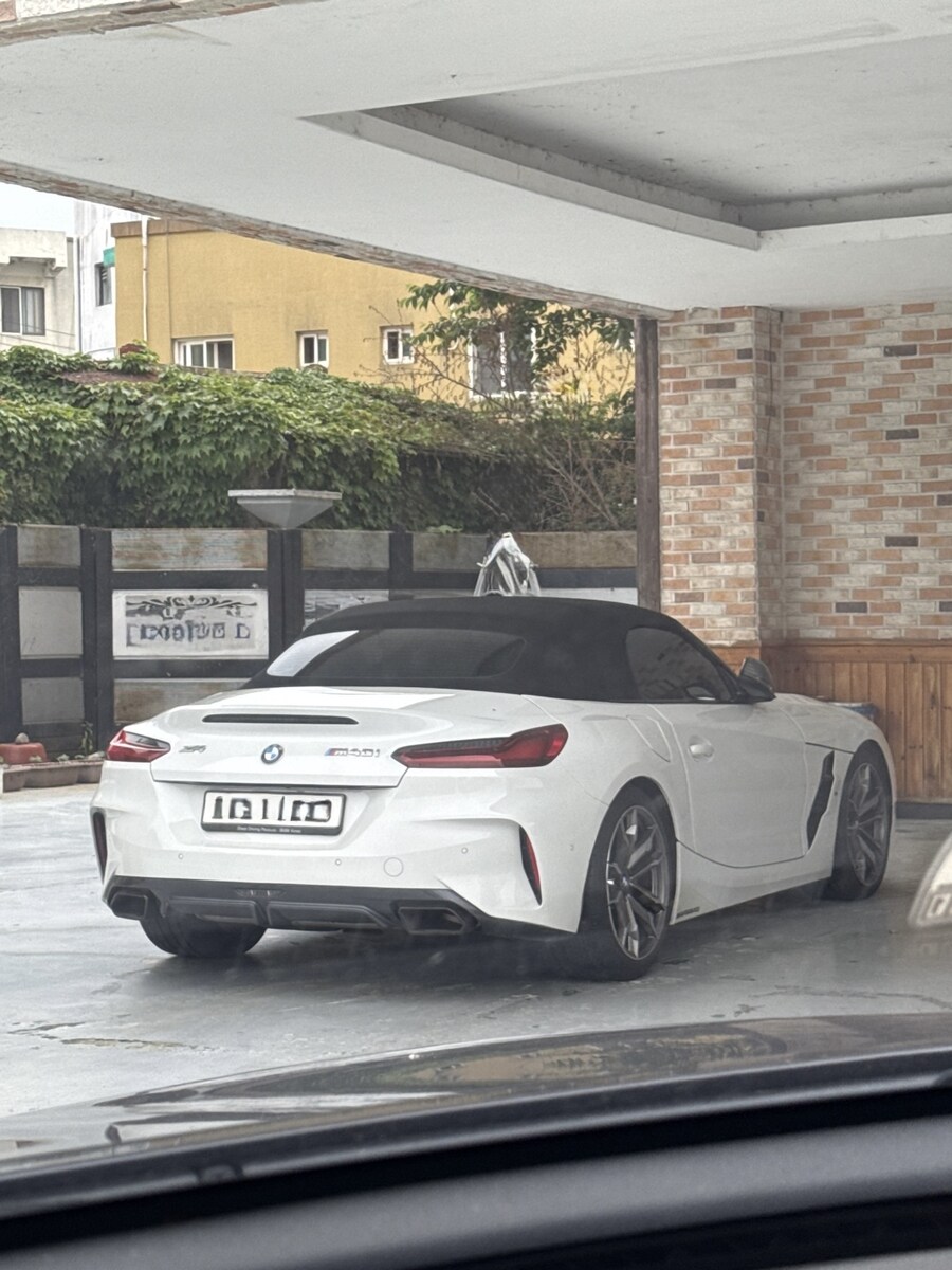 고민끝에 Z4 결정했습니다_1.jpg