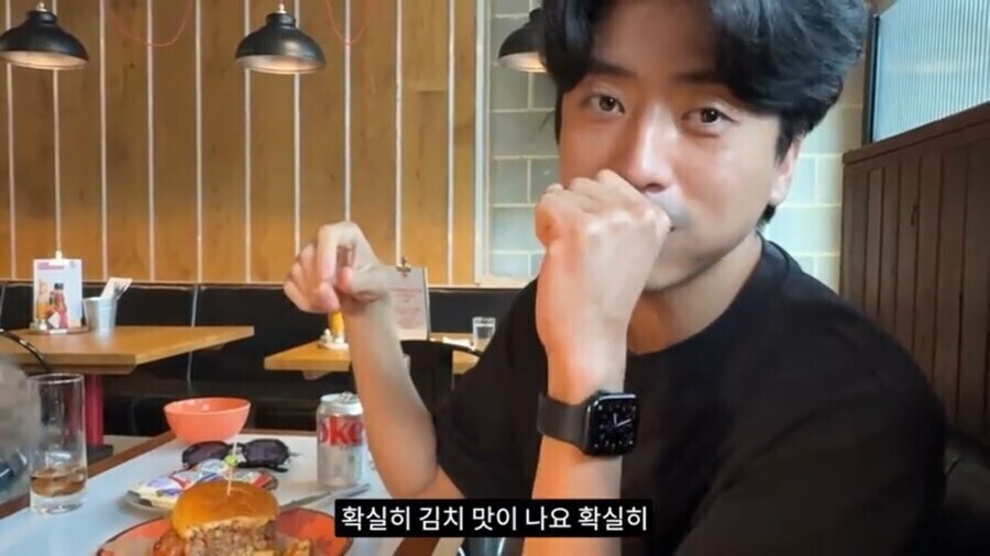 한국인 손님을 무척 부담스러워 하는 런던 햄버거집_13.jpg