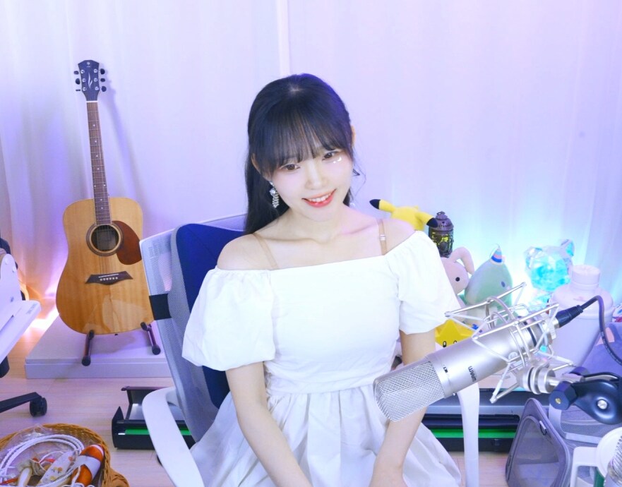 새봄TV] 치지직 여캠 총회 모임!!( 서넹/다주/소붕왔니/수련수련)_1.png